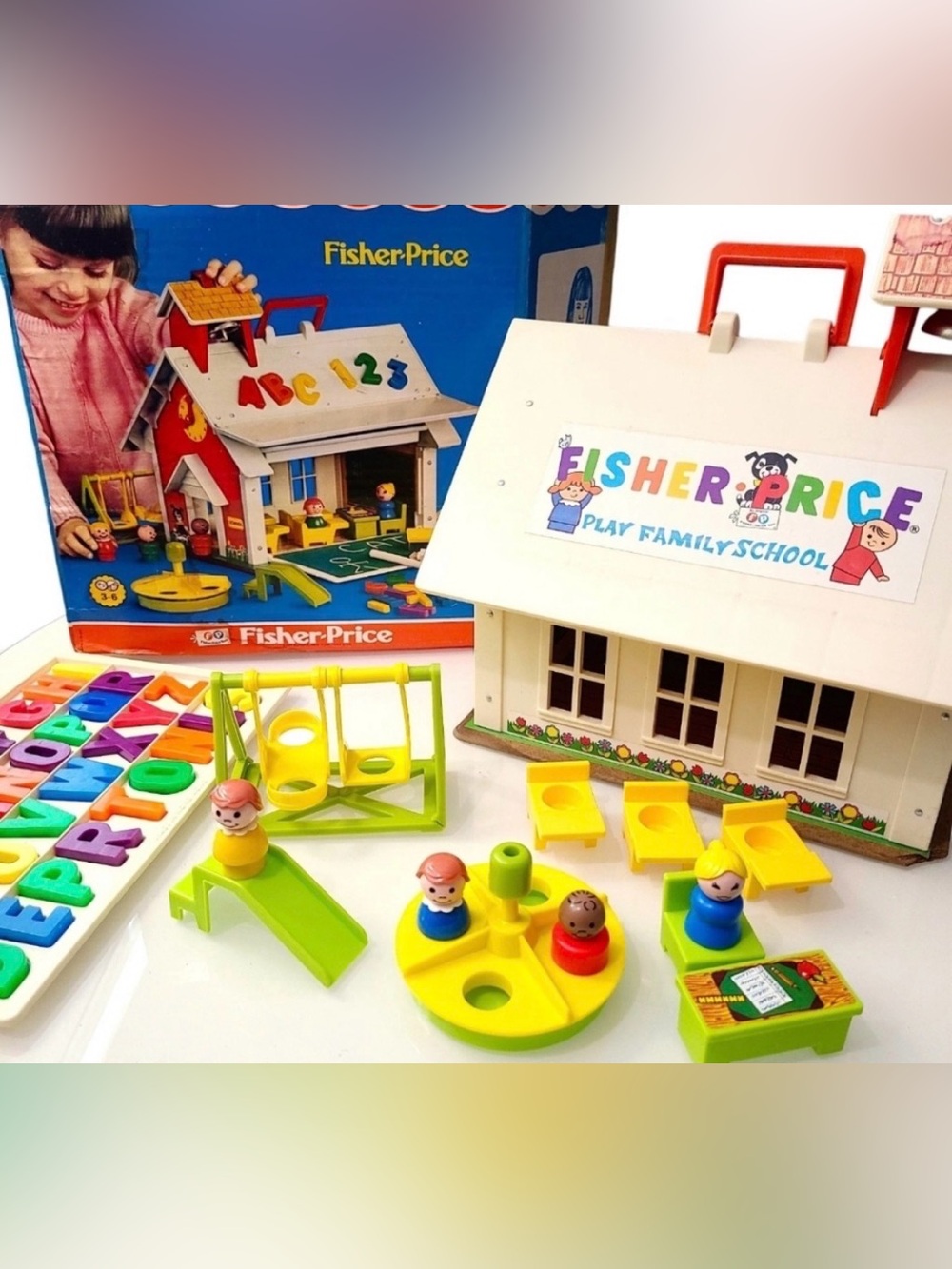 FISHER-PRICE - LITTLE PEOPLE FAMILY PLAY SCHOOL - VINTAGE COMPLETE SET W BOX